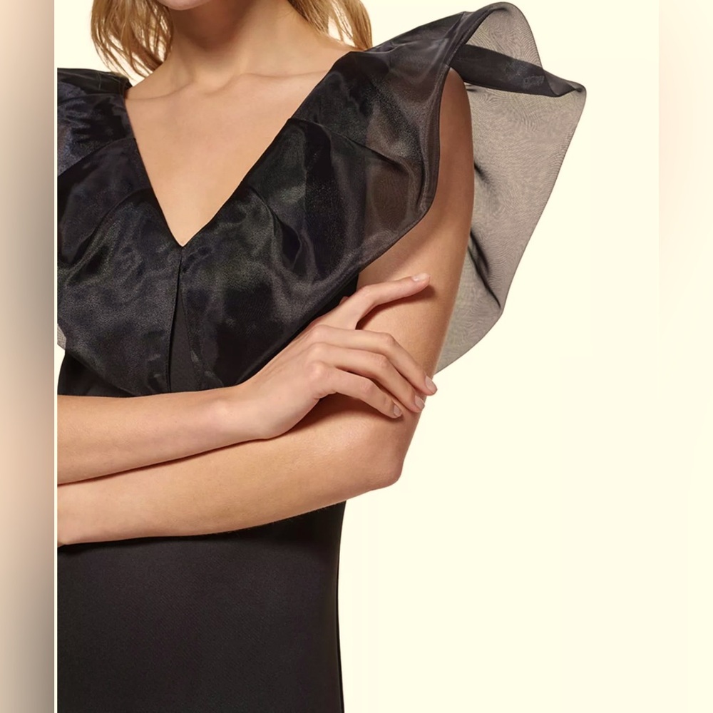NEW w/tag Classy Sz 14 - Eliza J - Women's Ruffled V-Neck Black Tie Event Gown